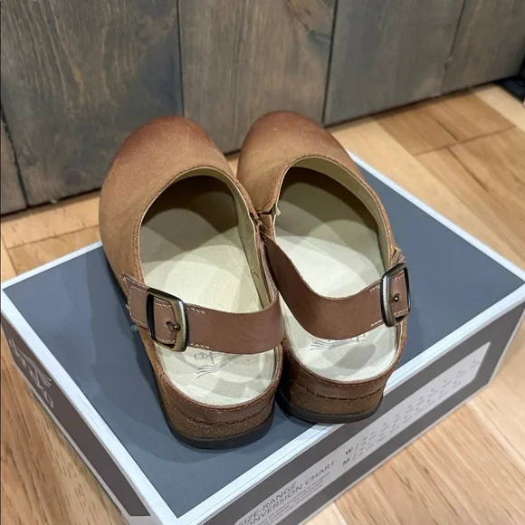 Like new Dansko Merrin Clogs - Picture 7 of 12